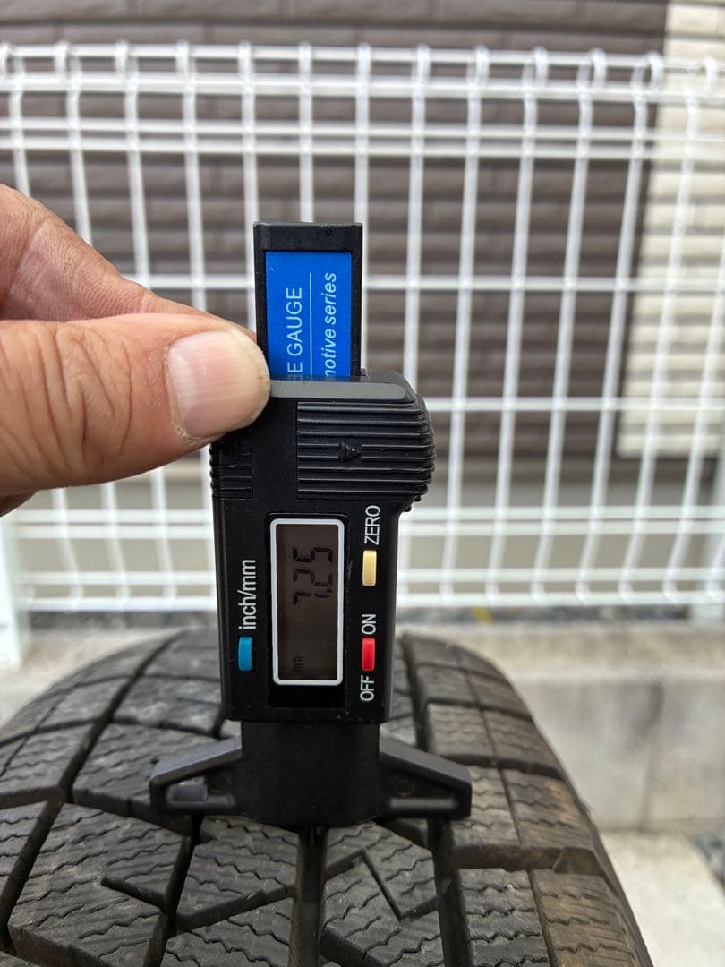 送料込み165/65r14ダンロップウィンターマックス03 4本セットバリ山