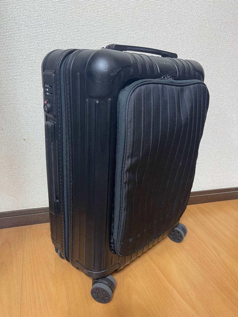 リモワ エッセンシャルスリーブ キャビン