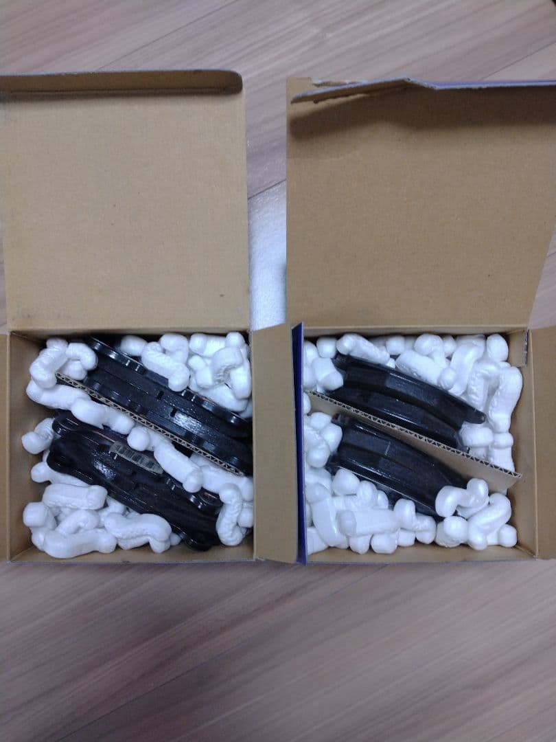 ルノーメガーヌ4RS（EDC）ブレーキパッド 4枚セット1台分