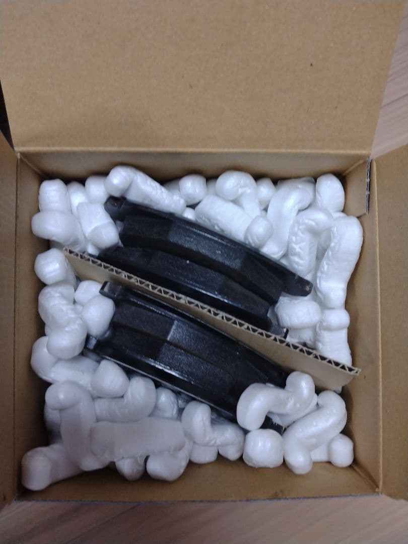 ルノーメガーヌ4RS（EDC）ブレーキパッド 4枚セット1台分