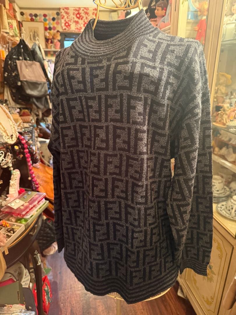 Fendi タートルネックセーターグレー✖️黒