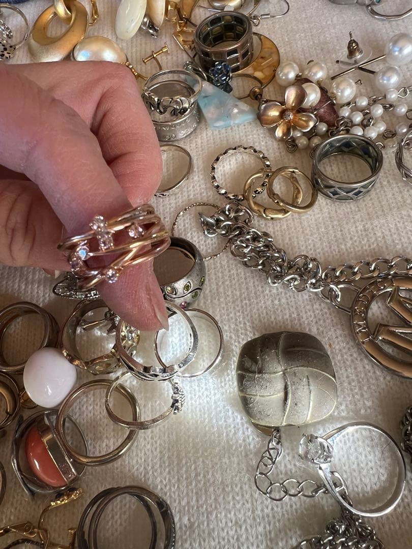 アクセサリー、装飾品まとめ売り。2.2kgお得