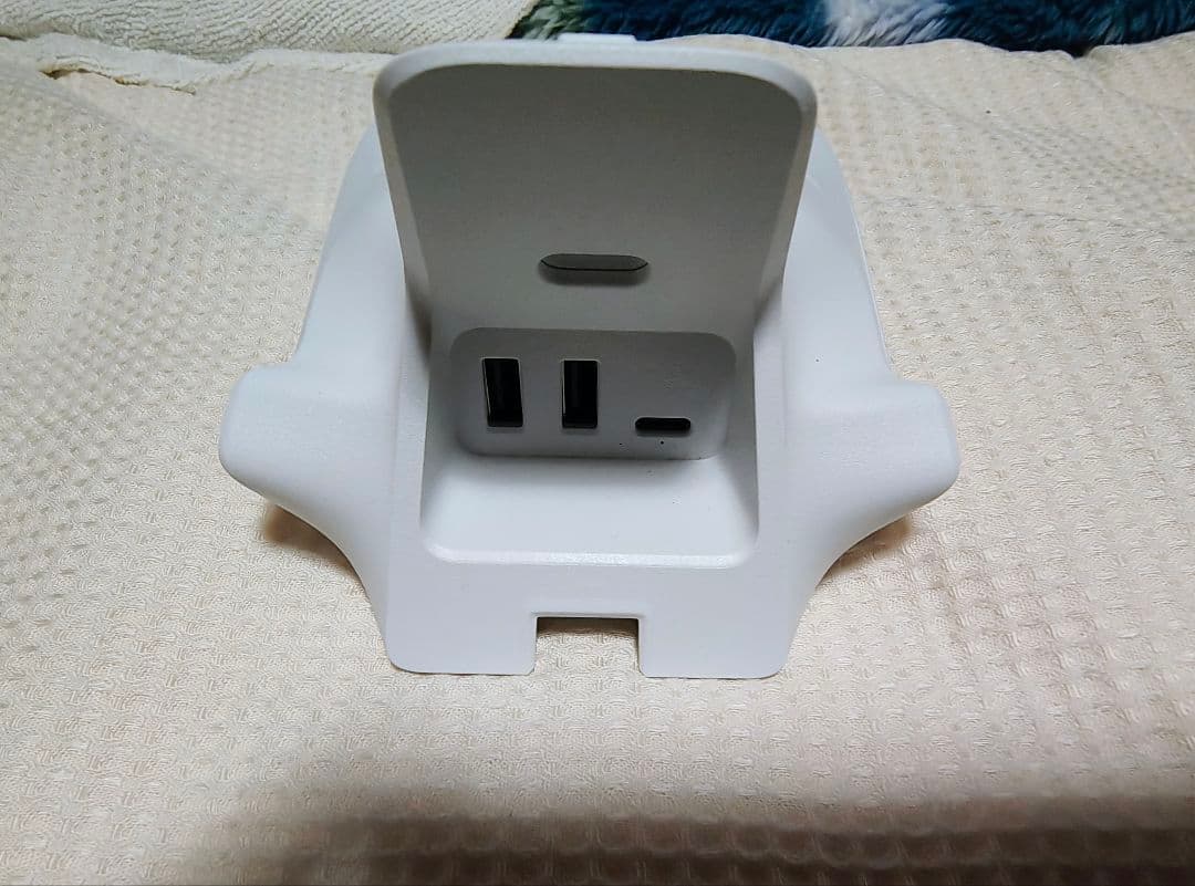 FLYDIGI Vader 5 Pro 充電ドック、キャリングケース付