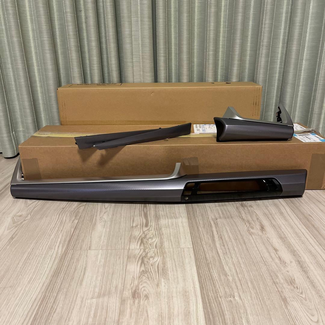  X1 U11現行モデル Mインテリアトリムセット　割れあり