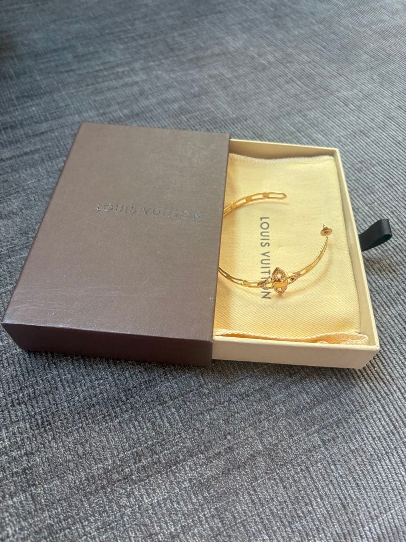 ルイヴィトン ピアス 片耳 大ぶり
