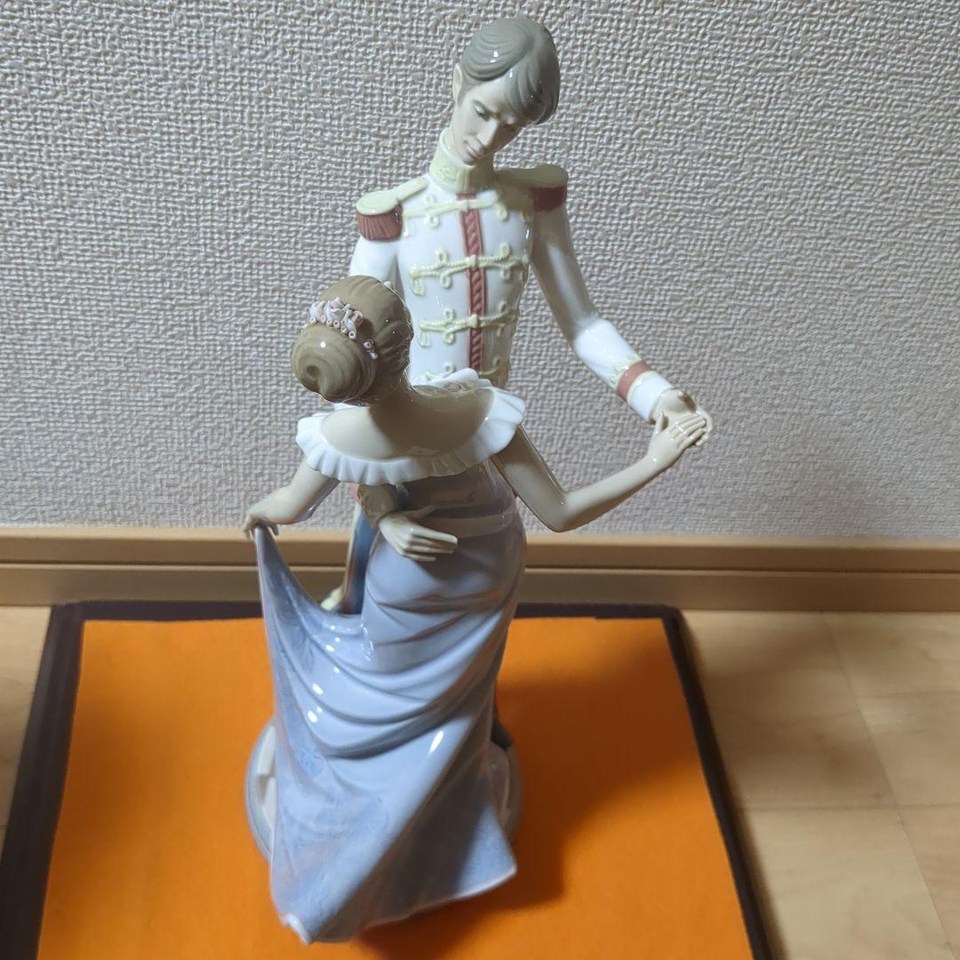 リヤドロ　ダンス