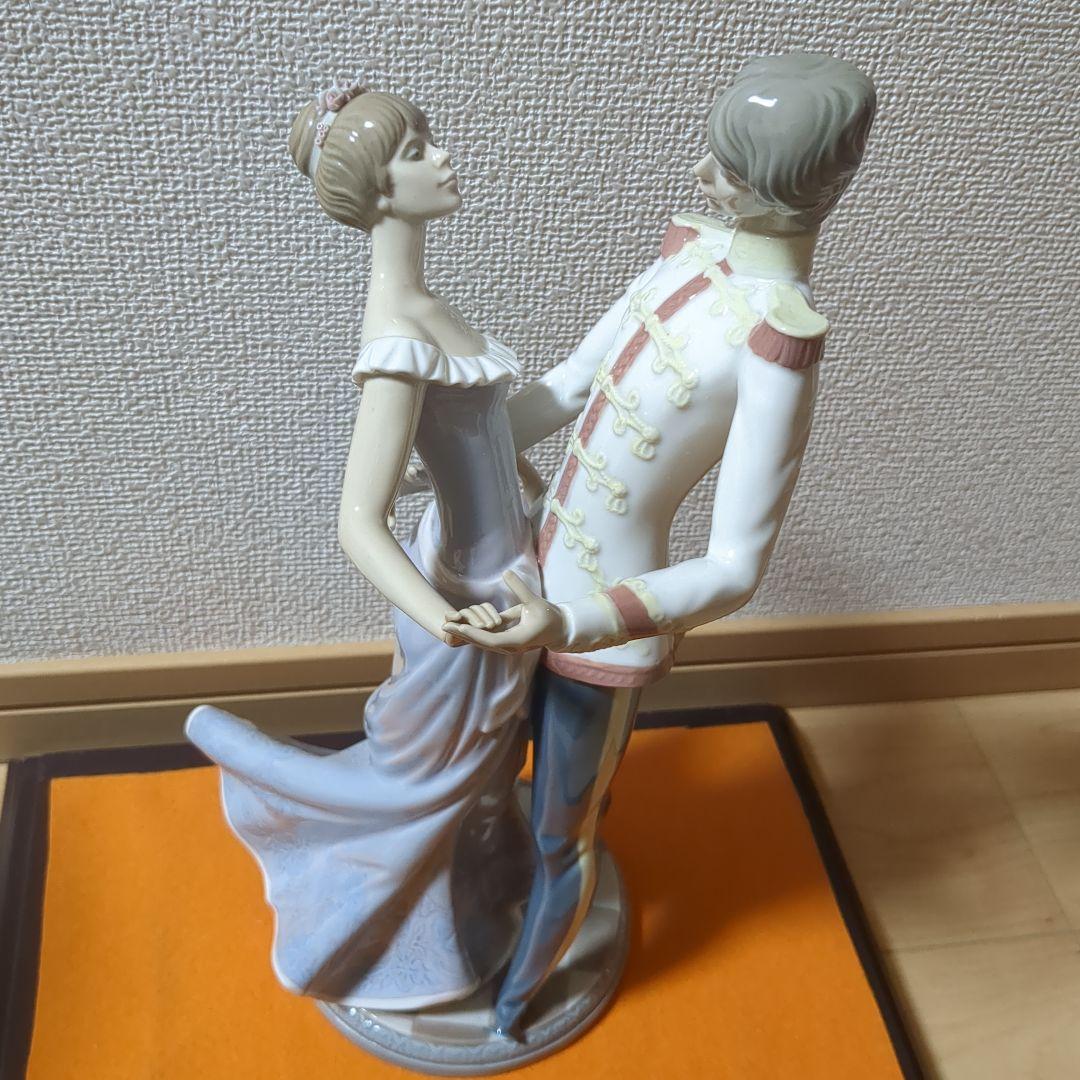 リヤドロ　ダンス