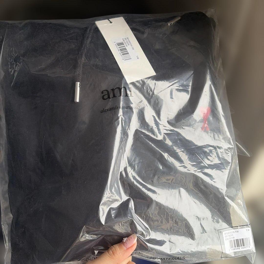 【新品正規品】AMI PARIS アミパリス パーカー ブラック Mハートロゴ