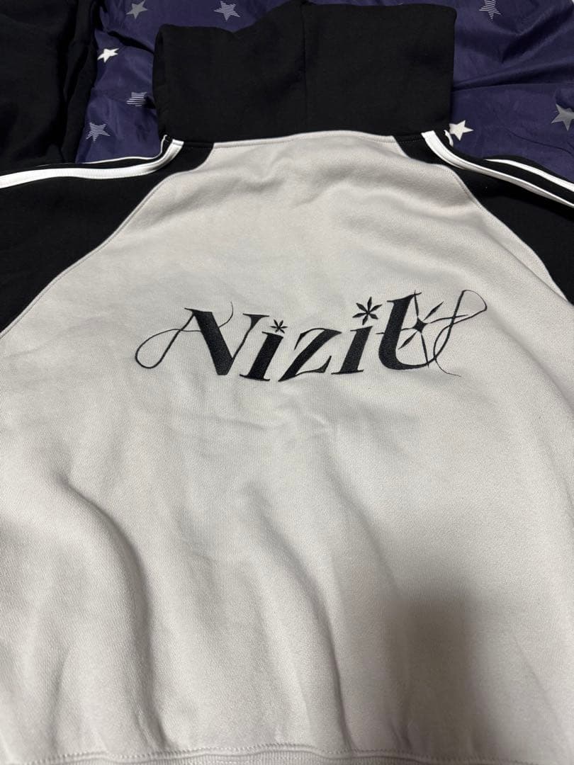 NiziU ジップアップパーカー Mサイズ