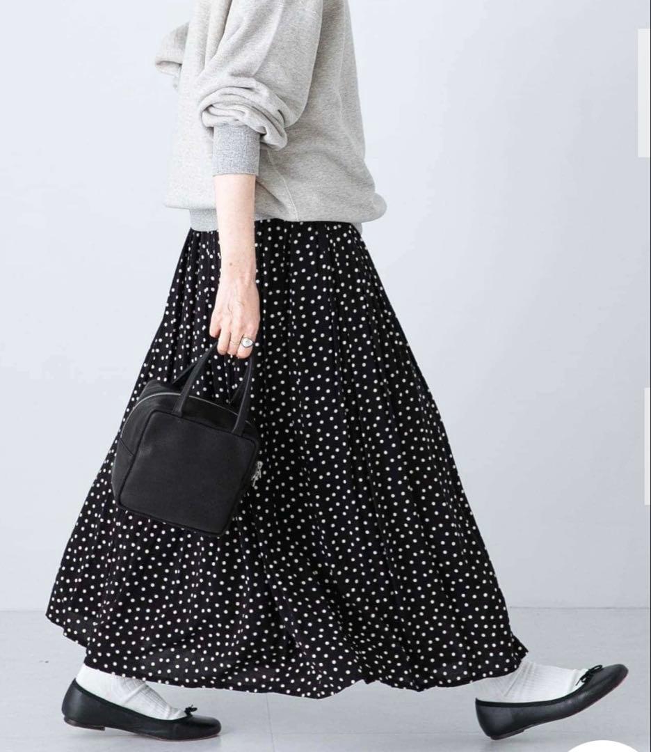 【新品未使用】かぐれ　ドットギャザースカート