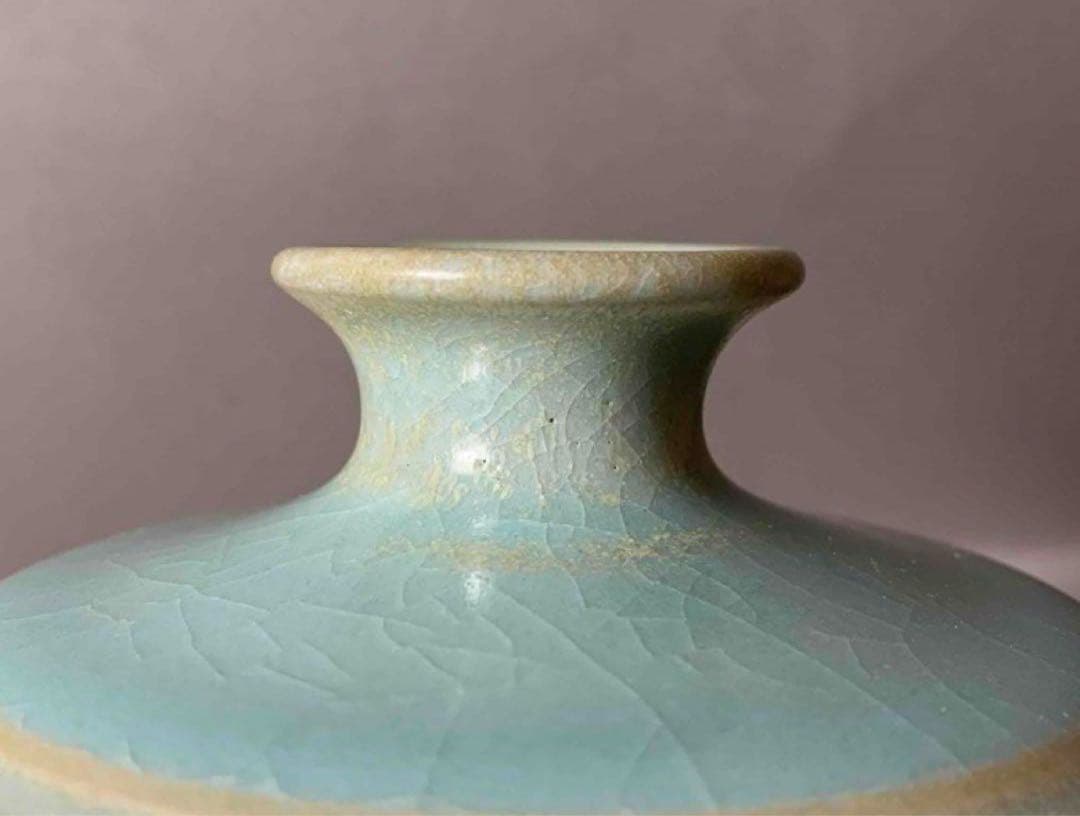 中国 肩に筋入り梅瓶