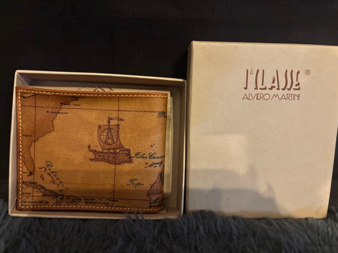 プリマクラッセ　折財布　財布　ウォレット　二つ折り　キャメルブラウン 新品未使用