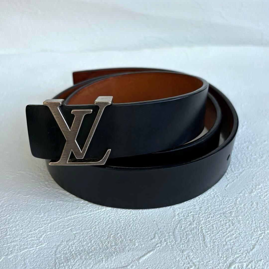 ヴィトン サンチュール LV イニシアル ベルト 黒