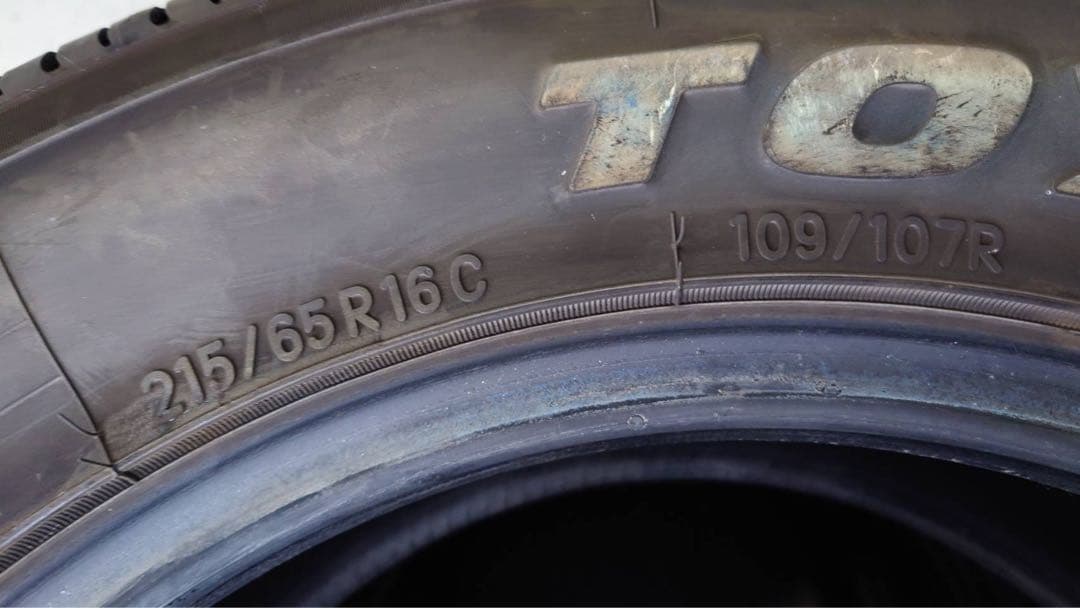 215/65-16C TOYOタイヤH20 バン用　ホワイトレター