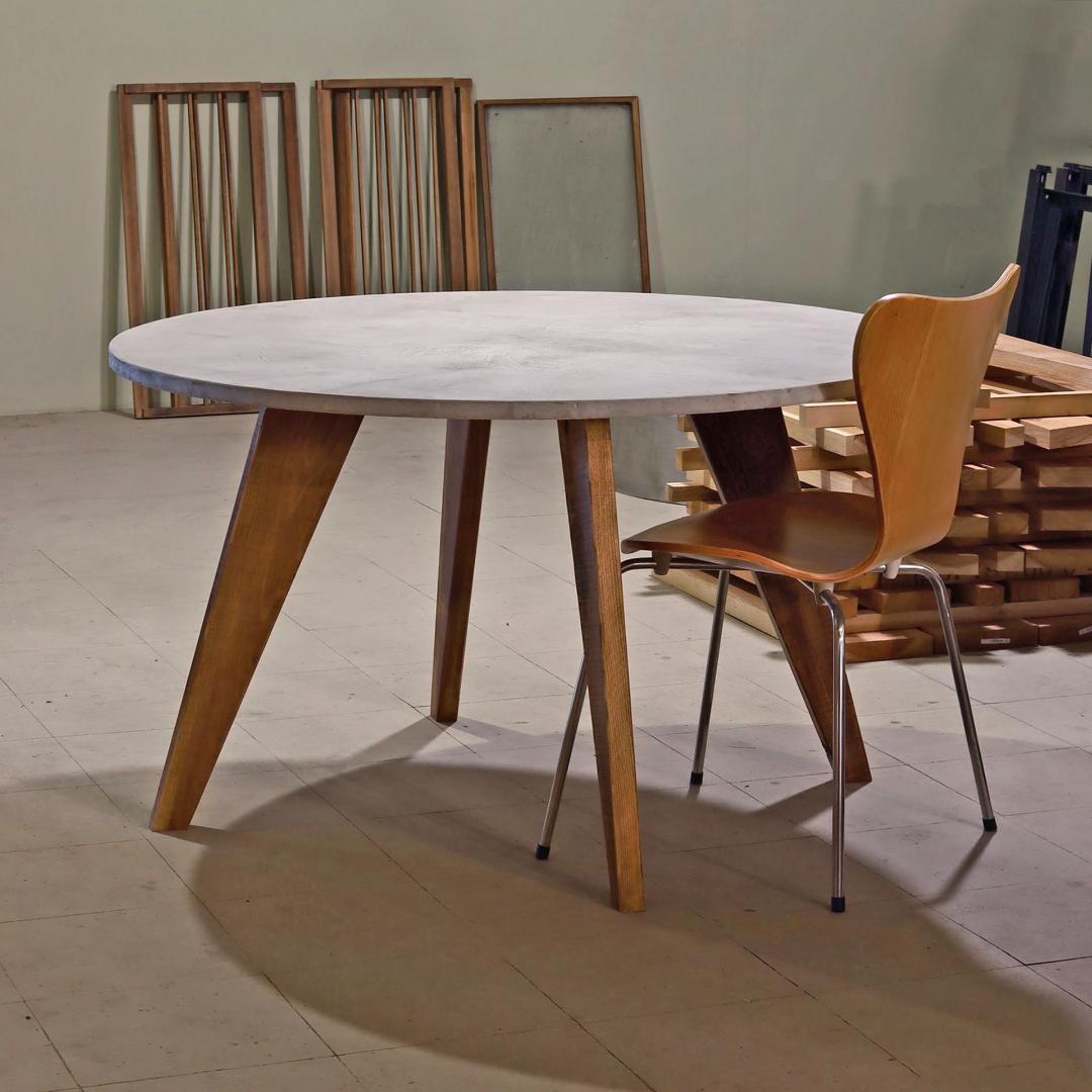 オーダー専用｜ラウンドテーブル｜ライトグレー｜Φ120cm｜薄塗りモルタル