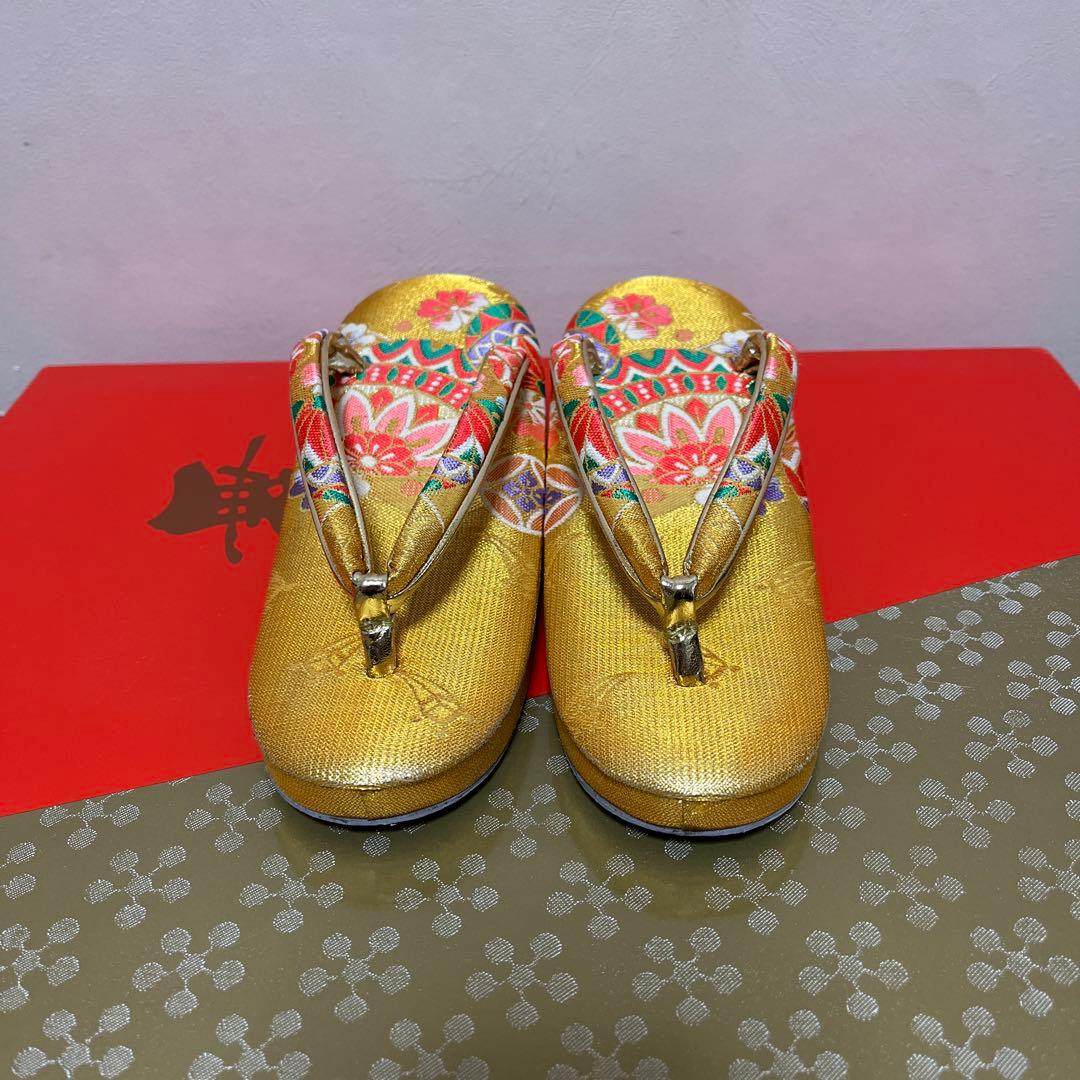 七五三　7歳　四つ身着物正絹　結び帯　草履バッグ　はこせこセット　帯揚げ　しごき