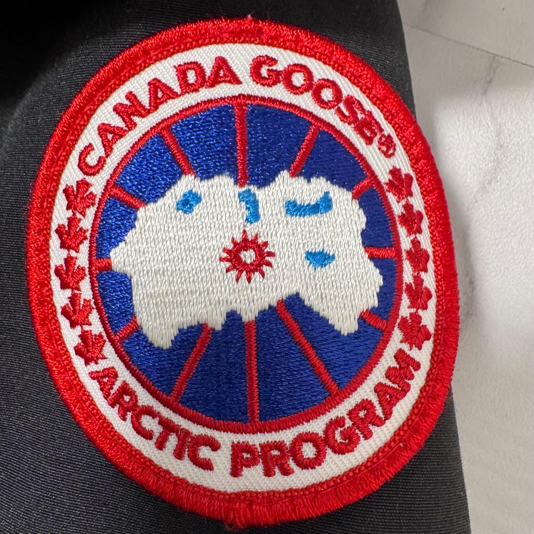 カナダグース マッケンジー ダウンコート サザビー M相当 ブラック 刺繍ロゴ