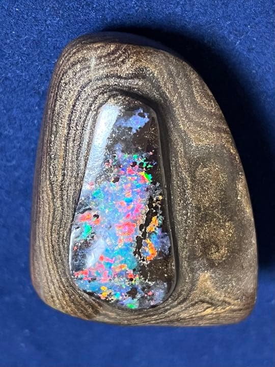 オパール　置物