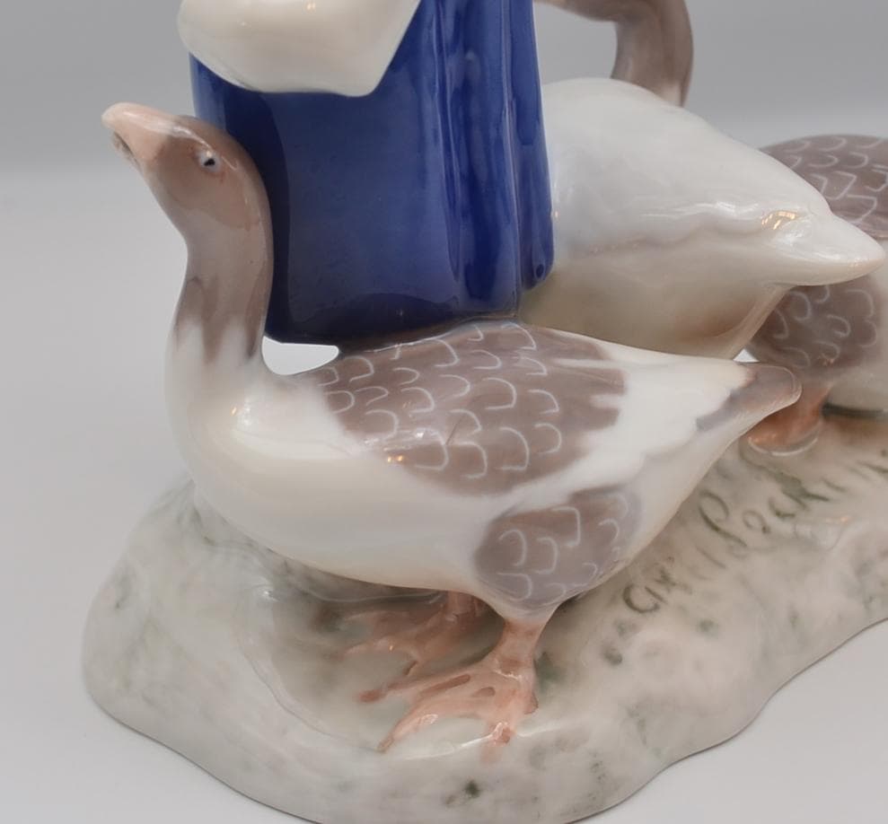 少女とガチョウ　＃2254　★B＆G（ロイヤルコペンハーゲン）　デンマーク　絶版