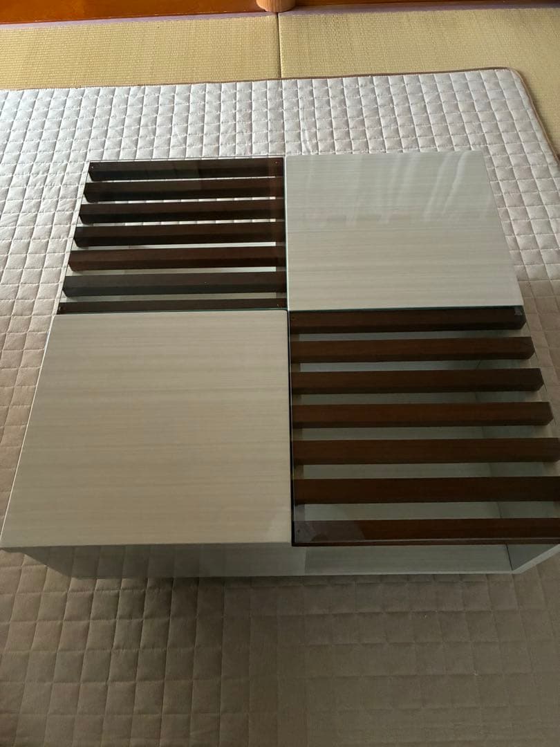 美品　ガラスと木材のセンターテーブル