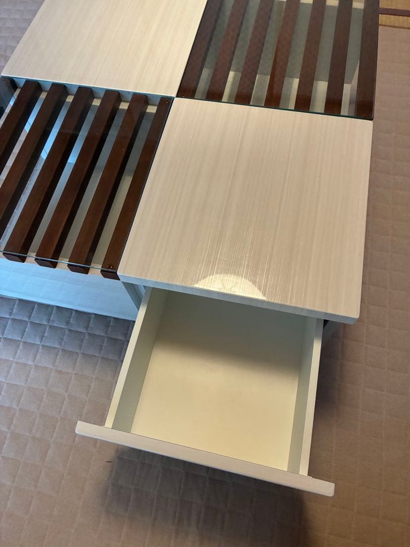 美品　ガラスと木材のセンターテーブル