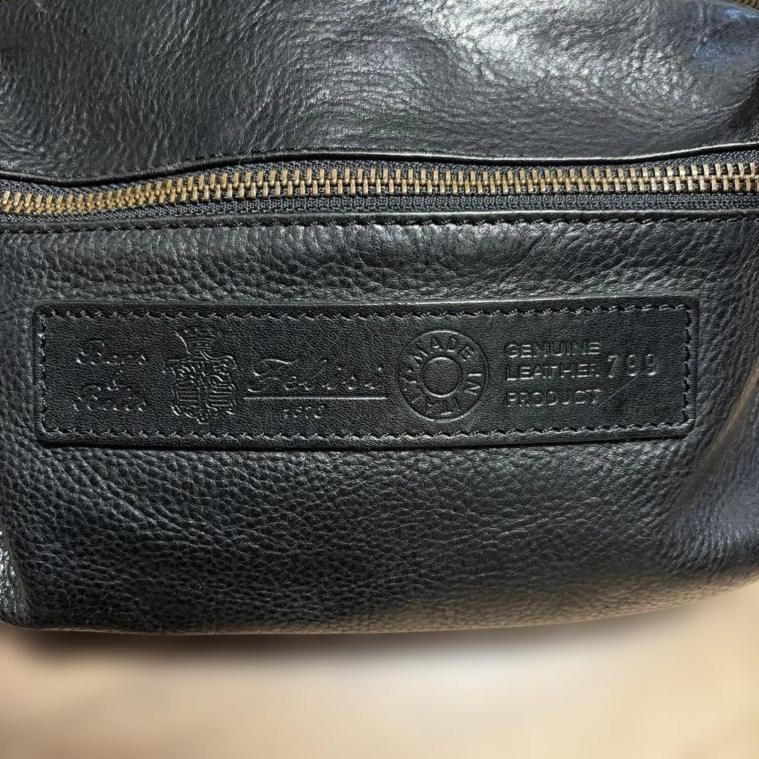 FELISIフェリージオールブラックレザーボディバッグ