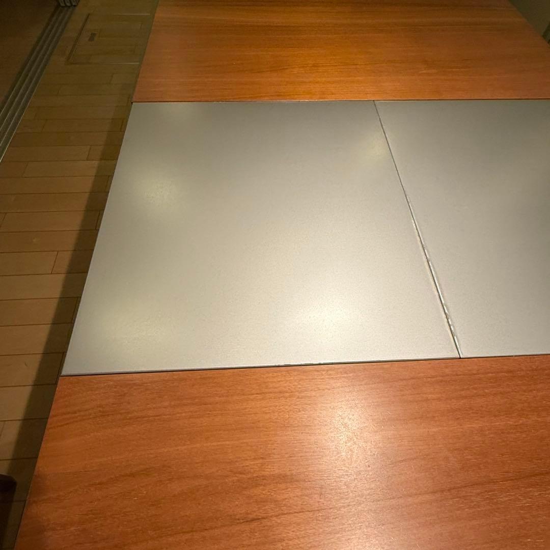 BoConcept(ボーコンセプト)ダイニングテーブル