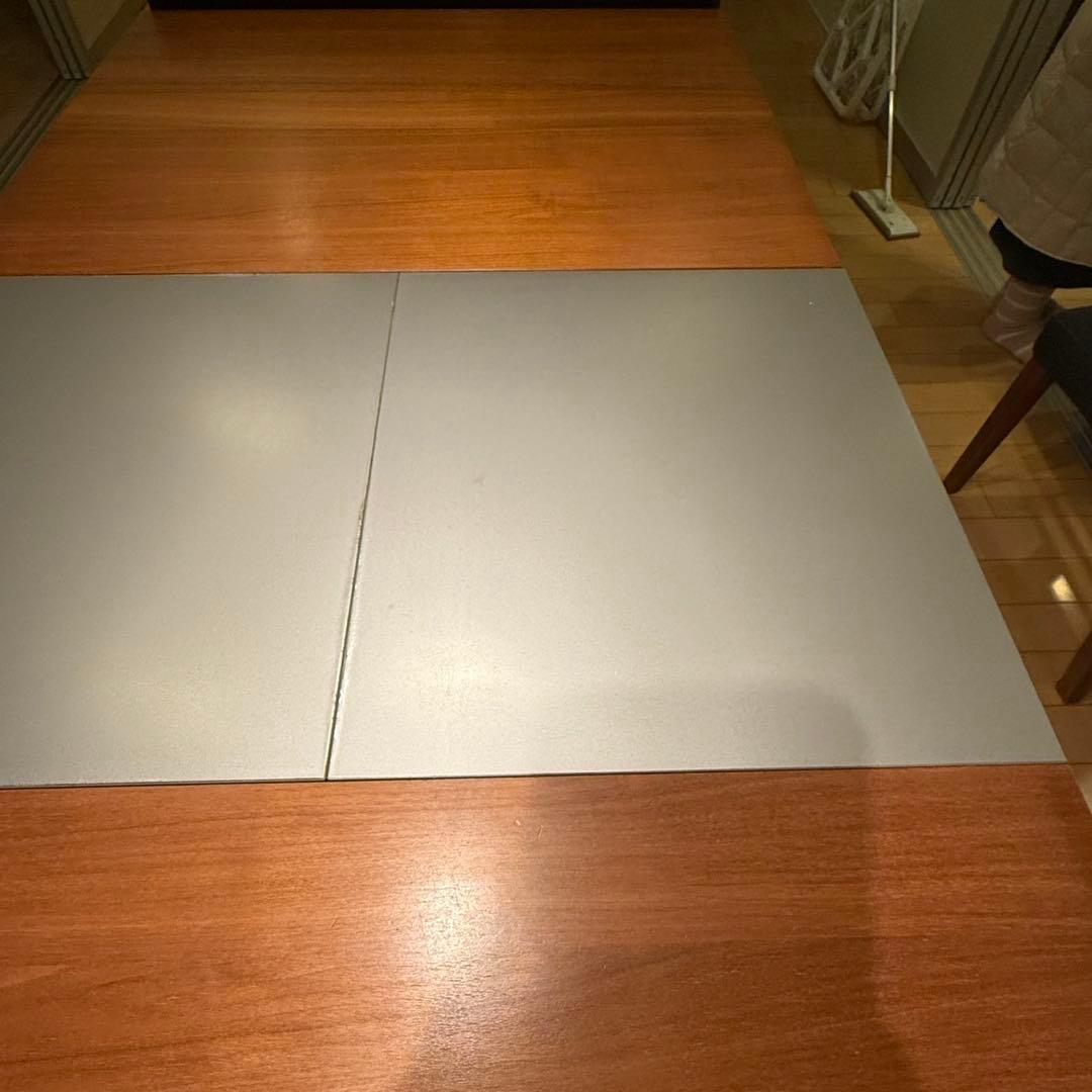 BoConcept(ボーコンセプト)ダイニングテーブル