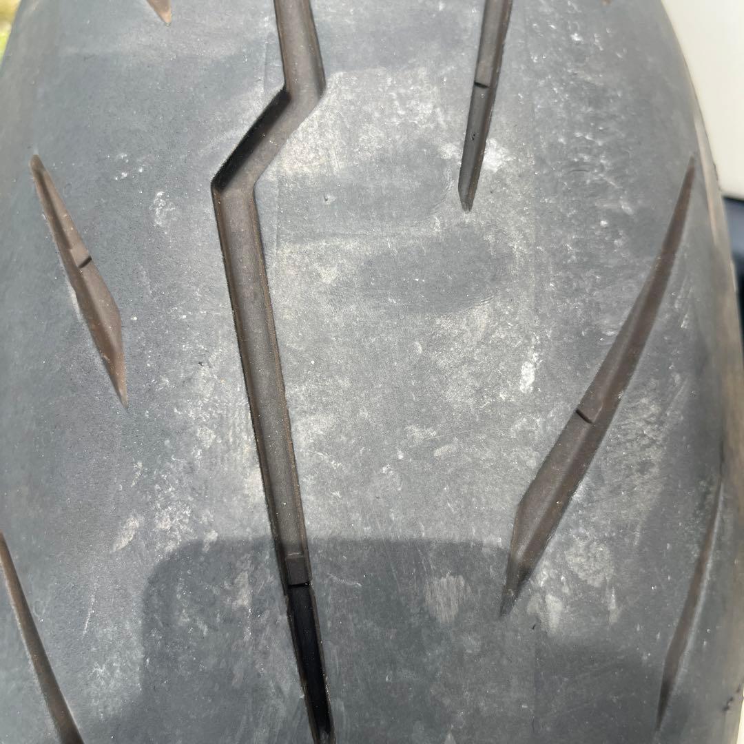 ピレリ　Diablo Rosso 4 タイヤ