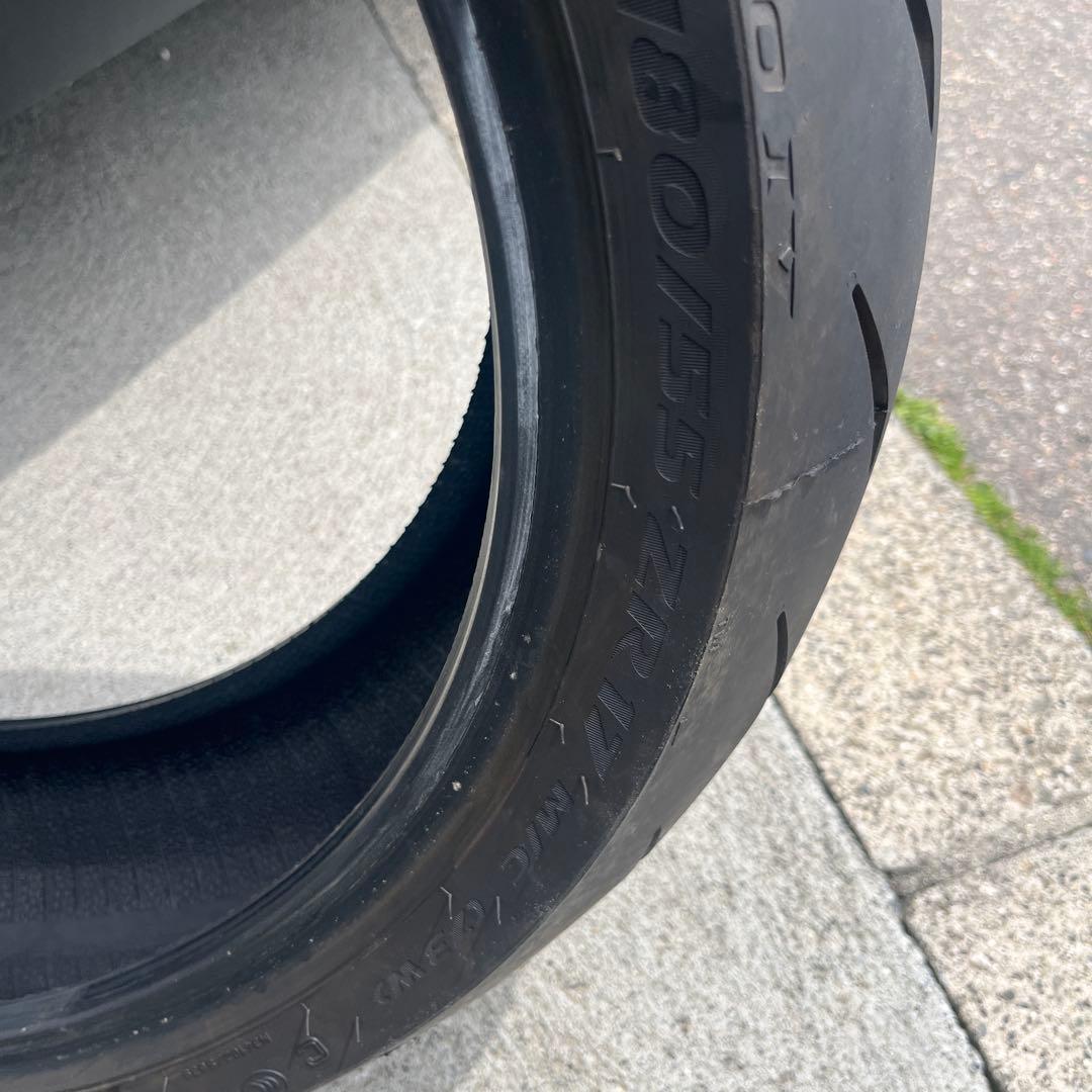 ピレリ　Diablo Rosso 4 タイヤ