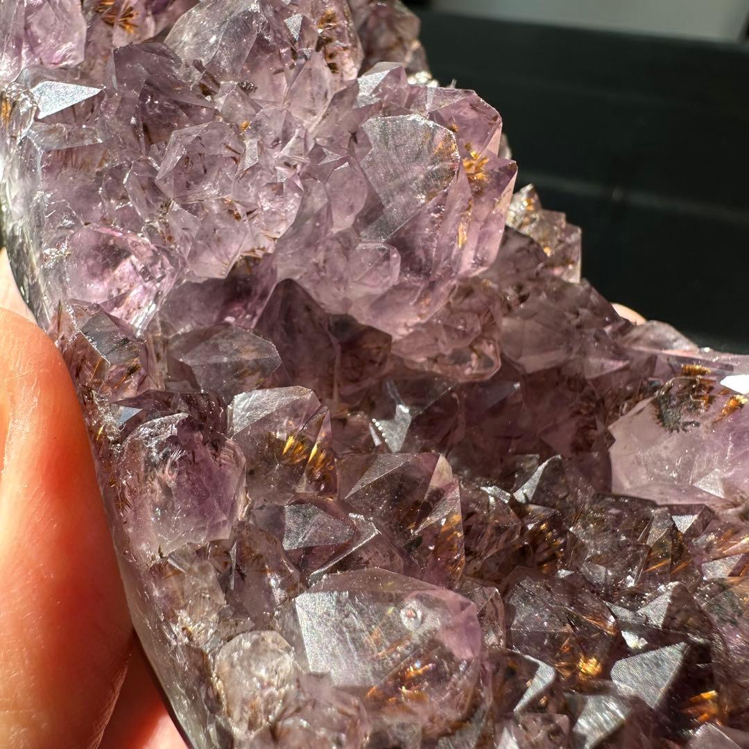 天然石タイチンルチルクォーツ共生アメジストの原石　置物NO.022408