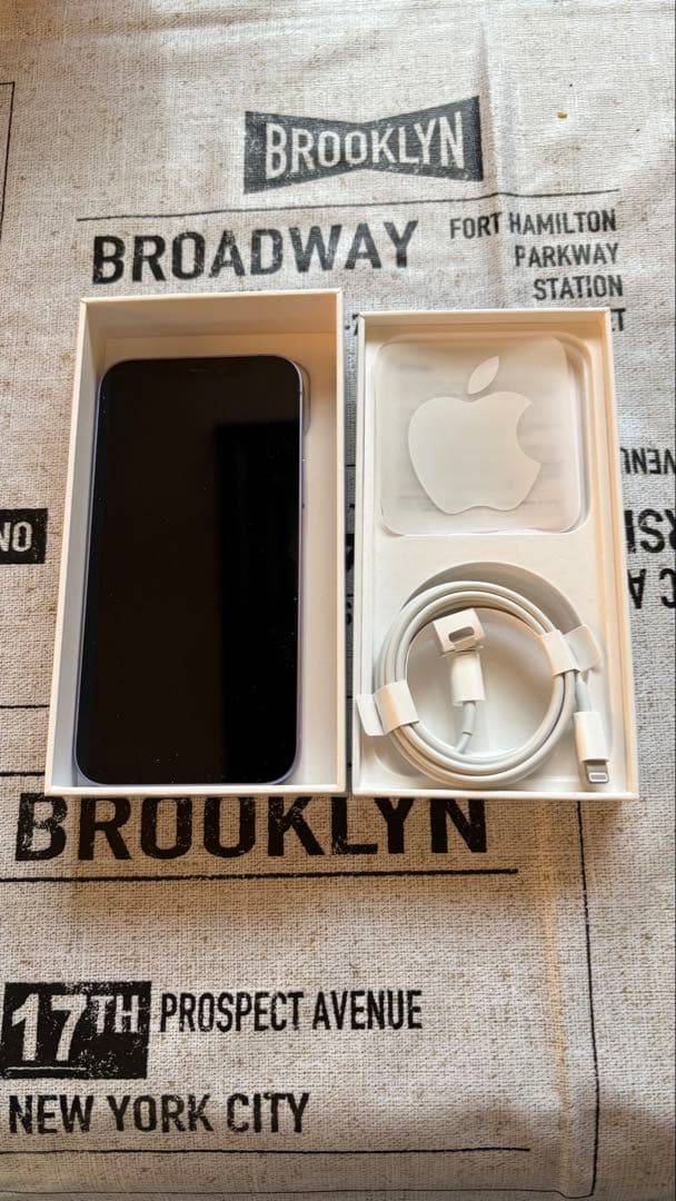 Apple iPhone 12 パープル 本体　64GB 付属品付き