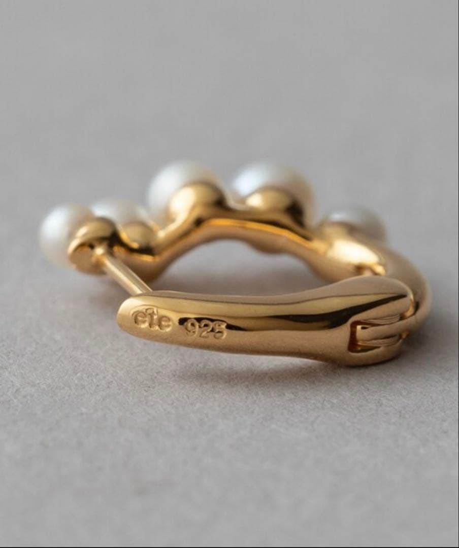 連休限定値下げ＊ete ピアス パール ハグピアス レディース