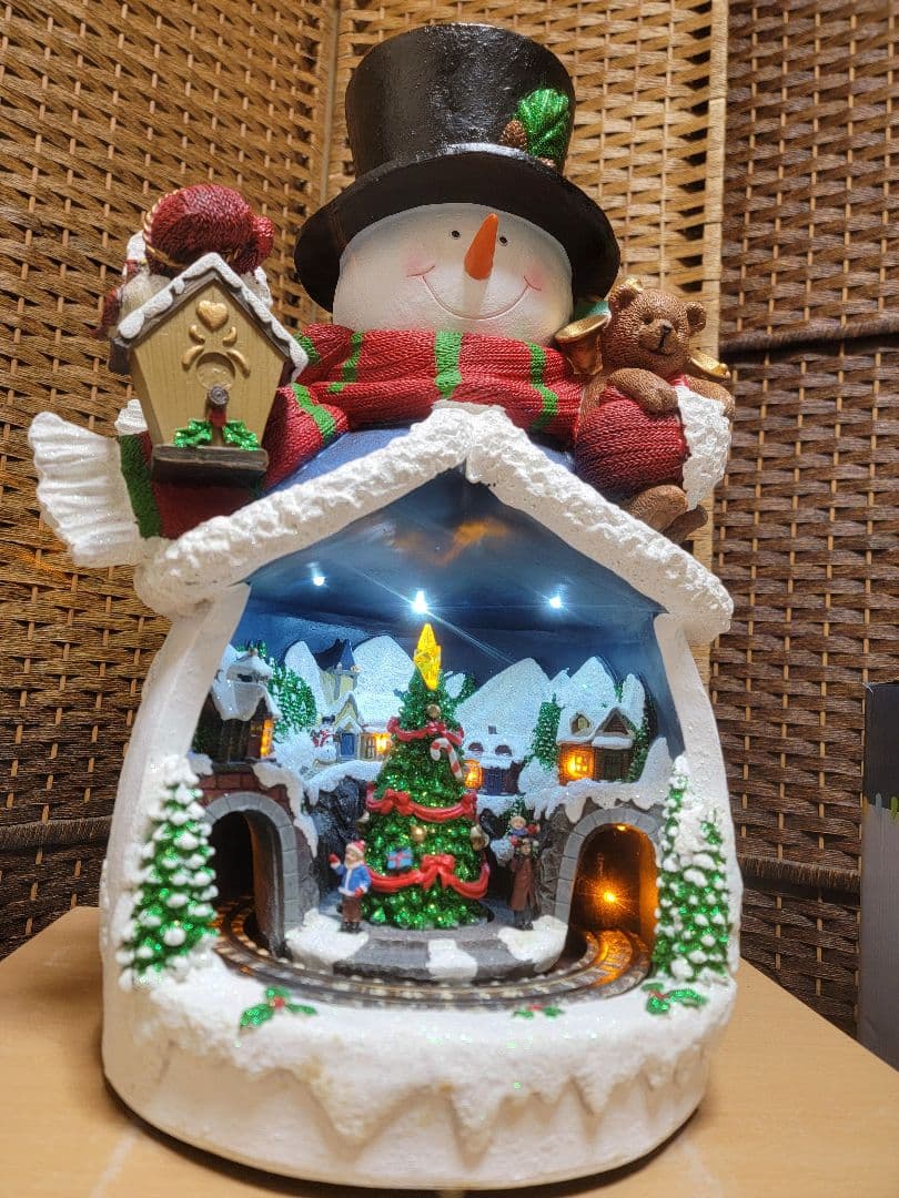 ライトアップスノーマン 動く列車付き