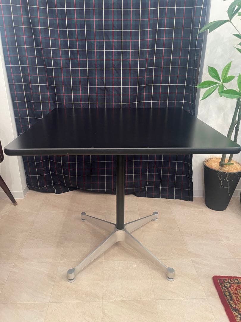 ハーマンミラー　コントラクトベーステーブル