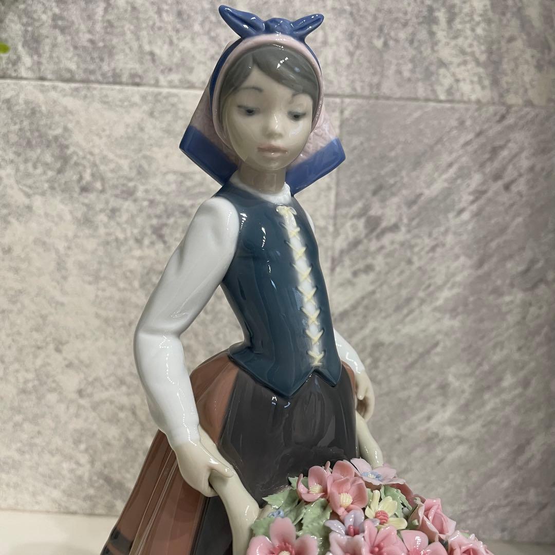 リヤドロ　LLADRO 花屋の姉妹シリーズ　[花集め] [花車を押す少女]