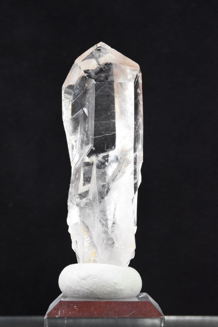 ガネーシュヒマール ラパ産 剥離痕だらけのクリアポイント