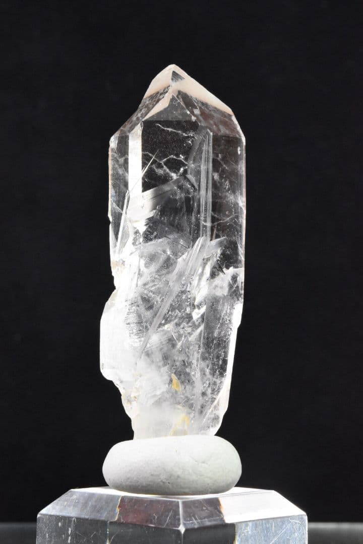 ガネーシュヒマール ラパ産 剥離痕だらけのクリアポイント