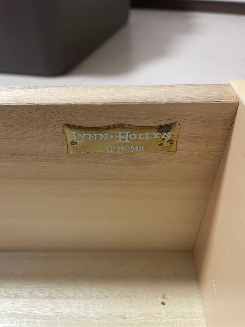 LYNN HOLLAND ベッドサイドテーブル 引き出し付き