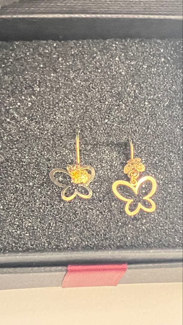 k18 金　ピアス　ゴールド　　蝶　バタフライ　デザインピアス