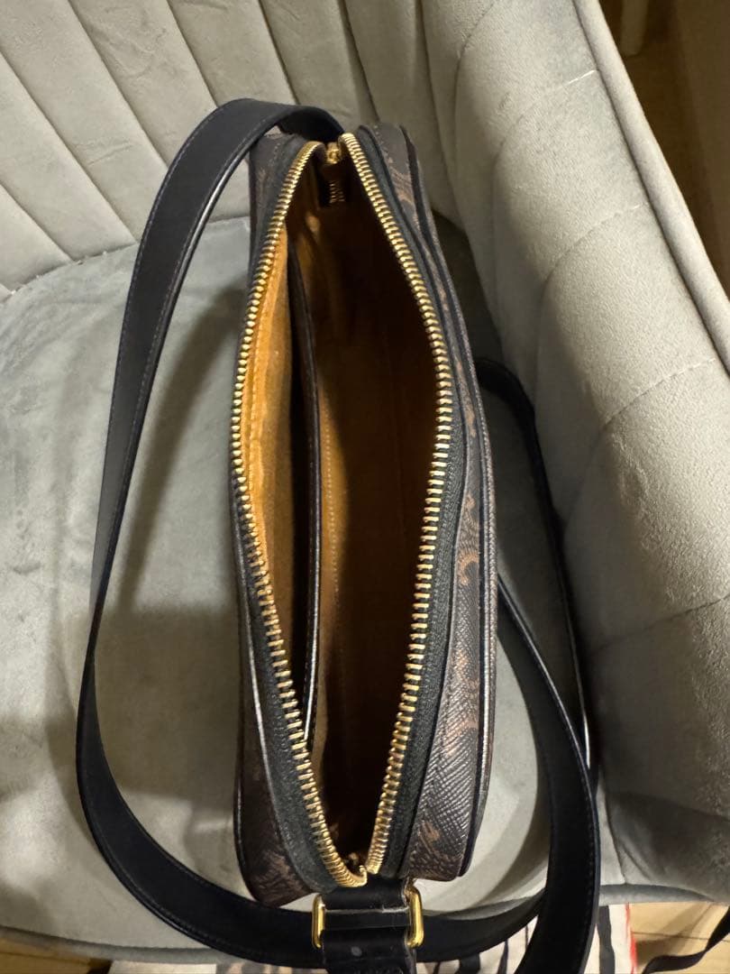 CELINE トリオンフ メッセンジャーバッグ