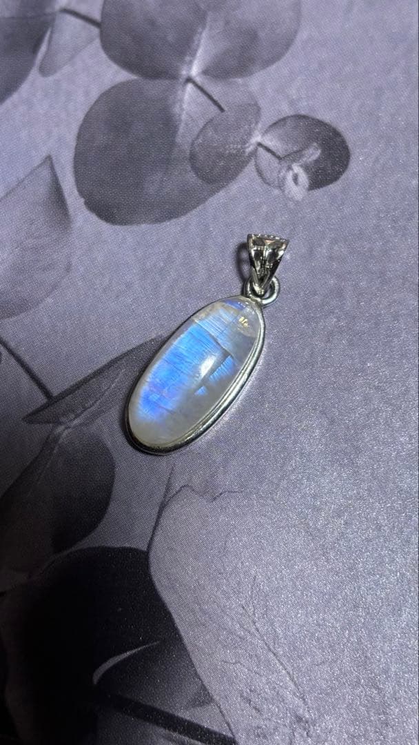 【天然石】レインボームーンストーン☆未使用品ネックレストップsilver925