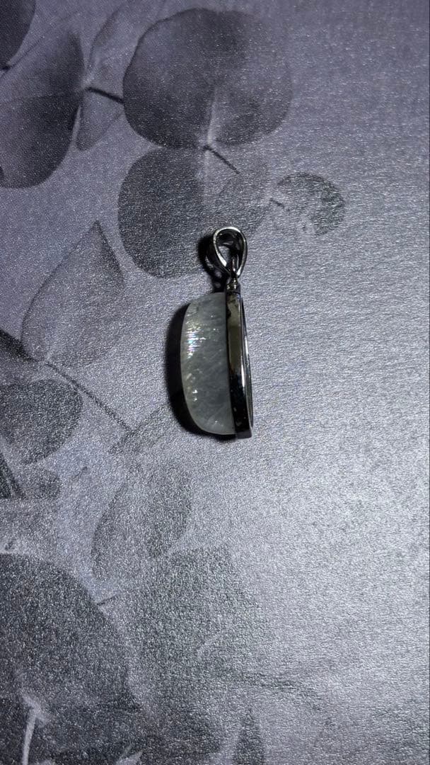 【天然石】レインボームーンストーン☆未使用品ネックレストップsilver925