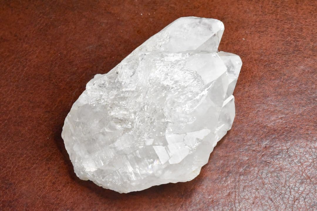 ブラジル ミナスジェライス州ディアマンチーナ産 ライトニングクォーツ