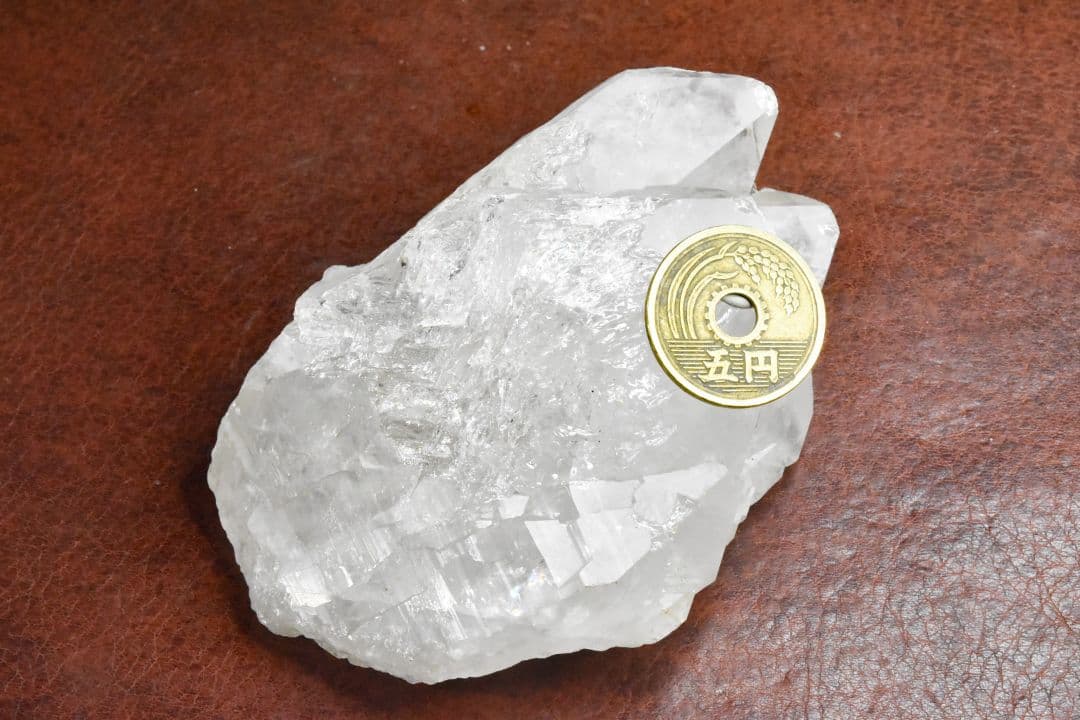 ブラジル ミナスジェライス州ディアマンチーナ産 ライトニングクォーツ