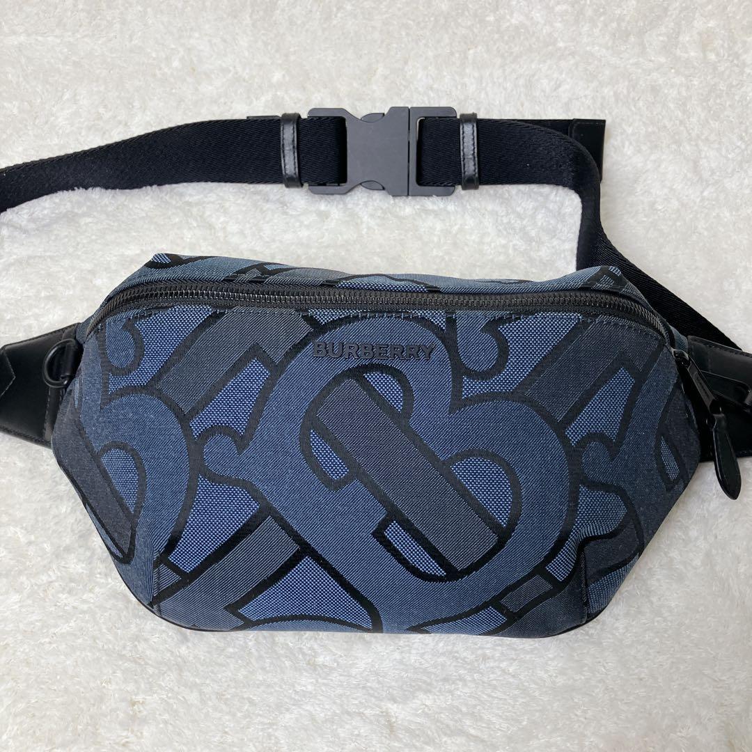 【美品】BURBERRY バーバリー TBロゴ ボディバッグ 総柄 ネイビー