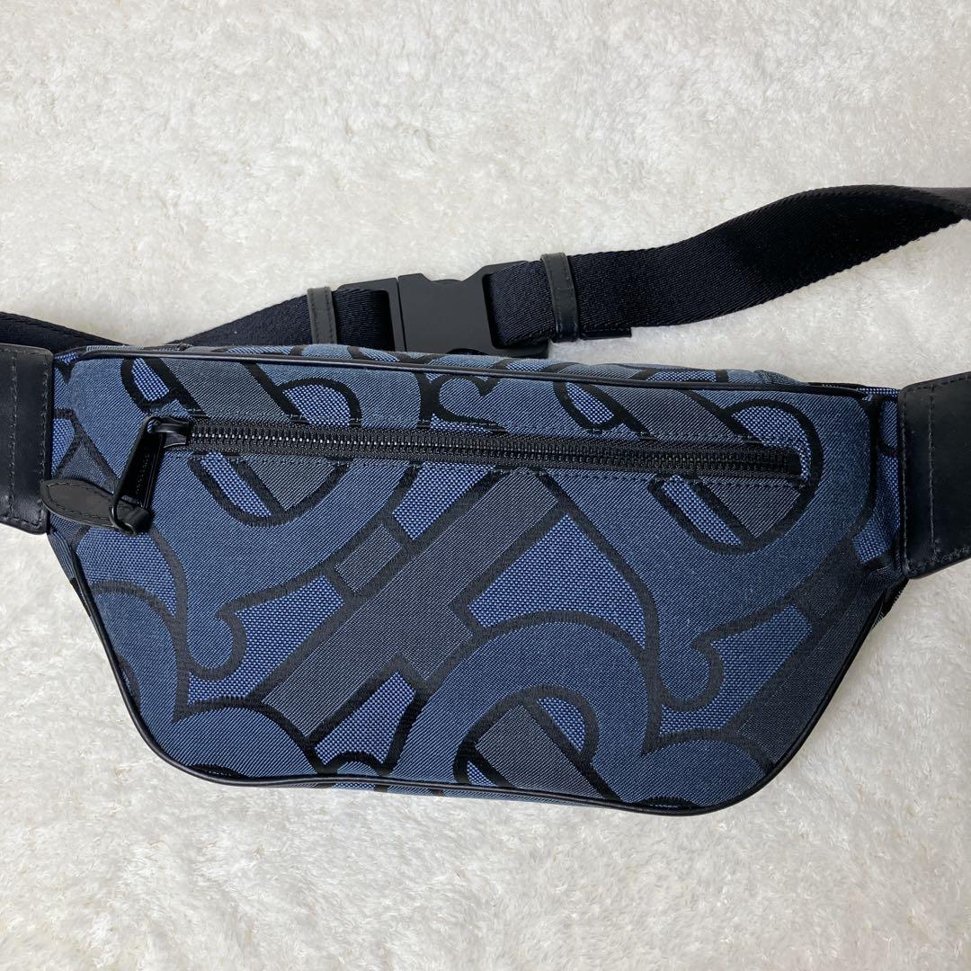 【美品】BURBERRY バーバリー TBロゴ ボディバッグ 総柄 ネイビー