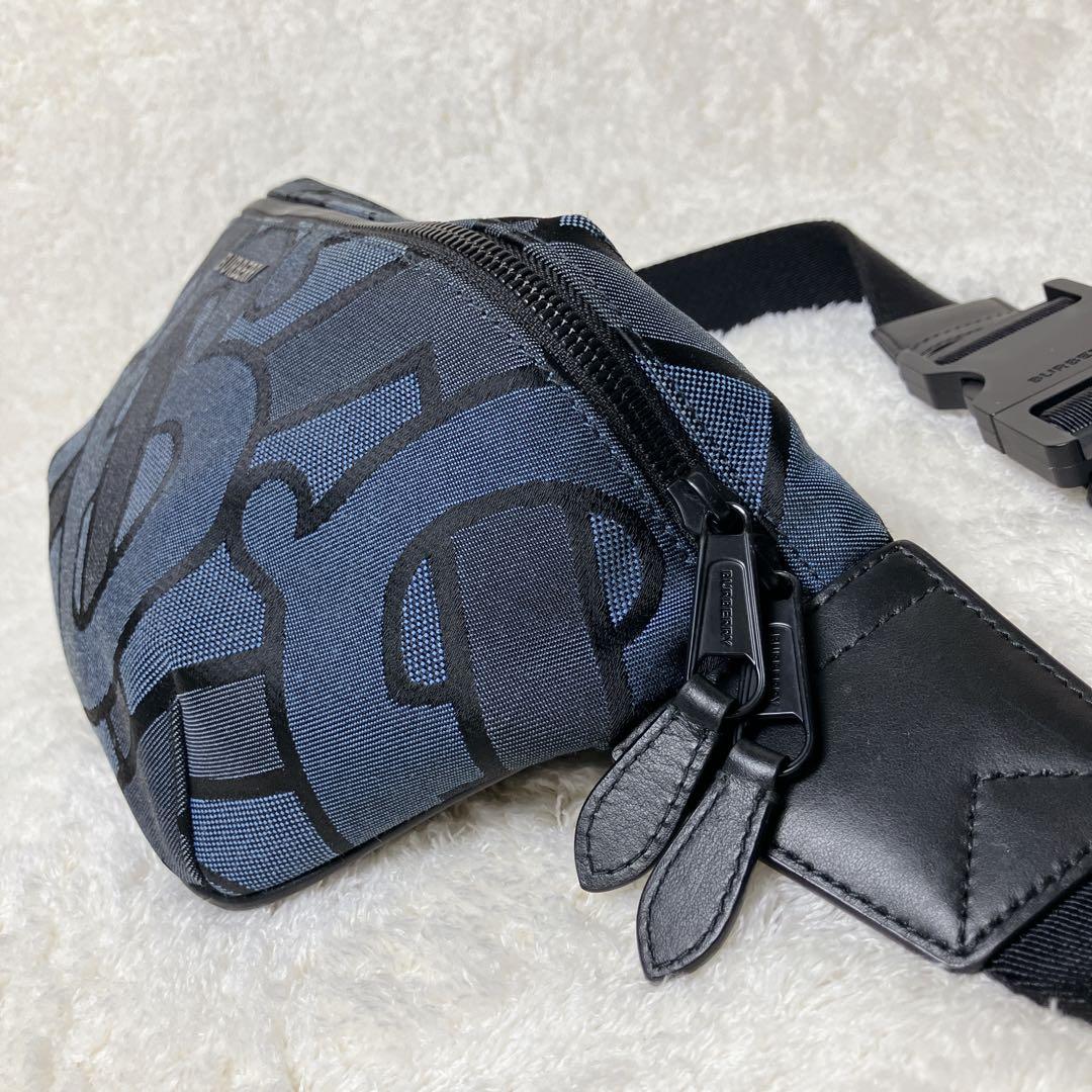 【美品】BURBERRY バーバリー TBロゴ ボディバッグ 総柄 ネイビー