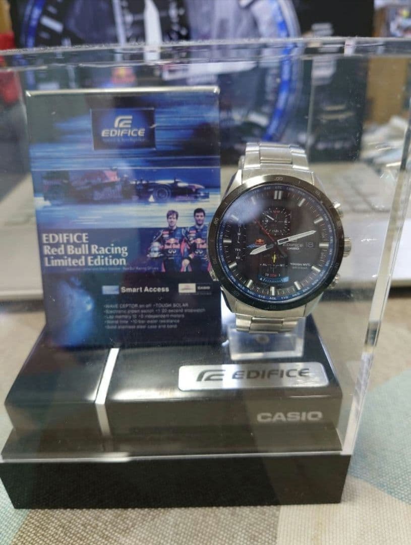 Casio Edifice　レッドブル　限定　ソーラー EQW-A1100ＲＢ