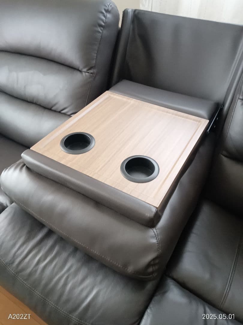 ニトリ Nビリーバ 電動リクライニング3人掛けソファ ダークブラウン